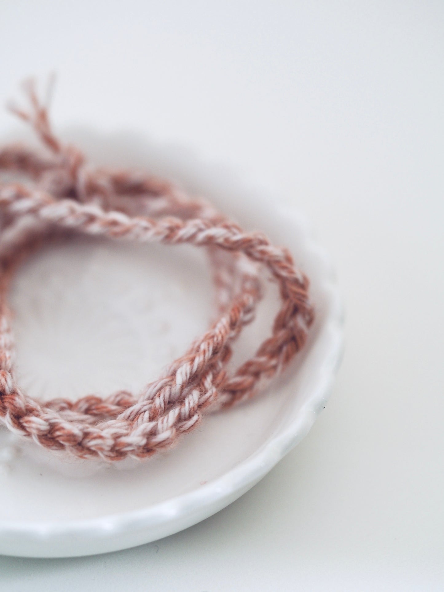 Bracelet porte bonheur a nouer TCHIN TCHIN ! - Magicae