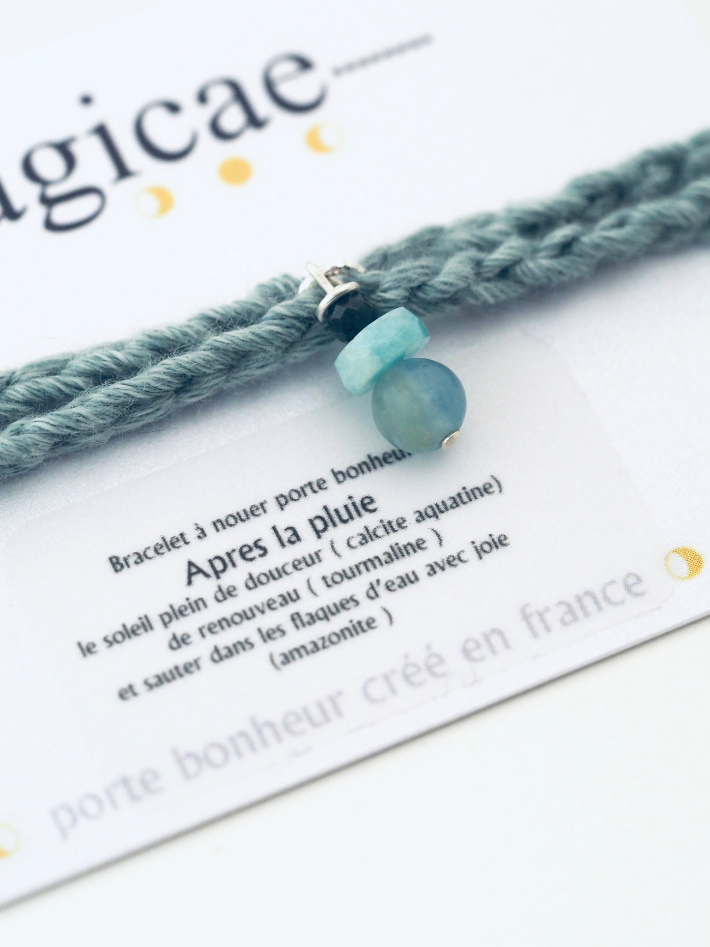Bracelet porte bonheur a nouer APRÈS LA PLUIE - Magicae