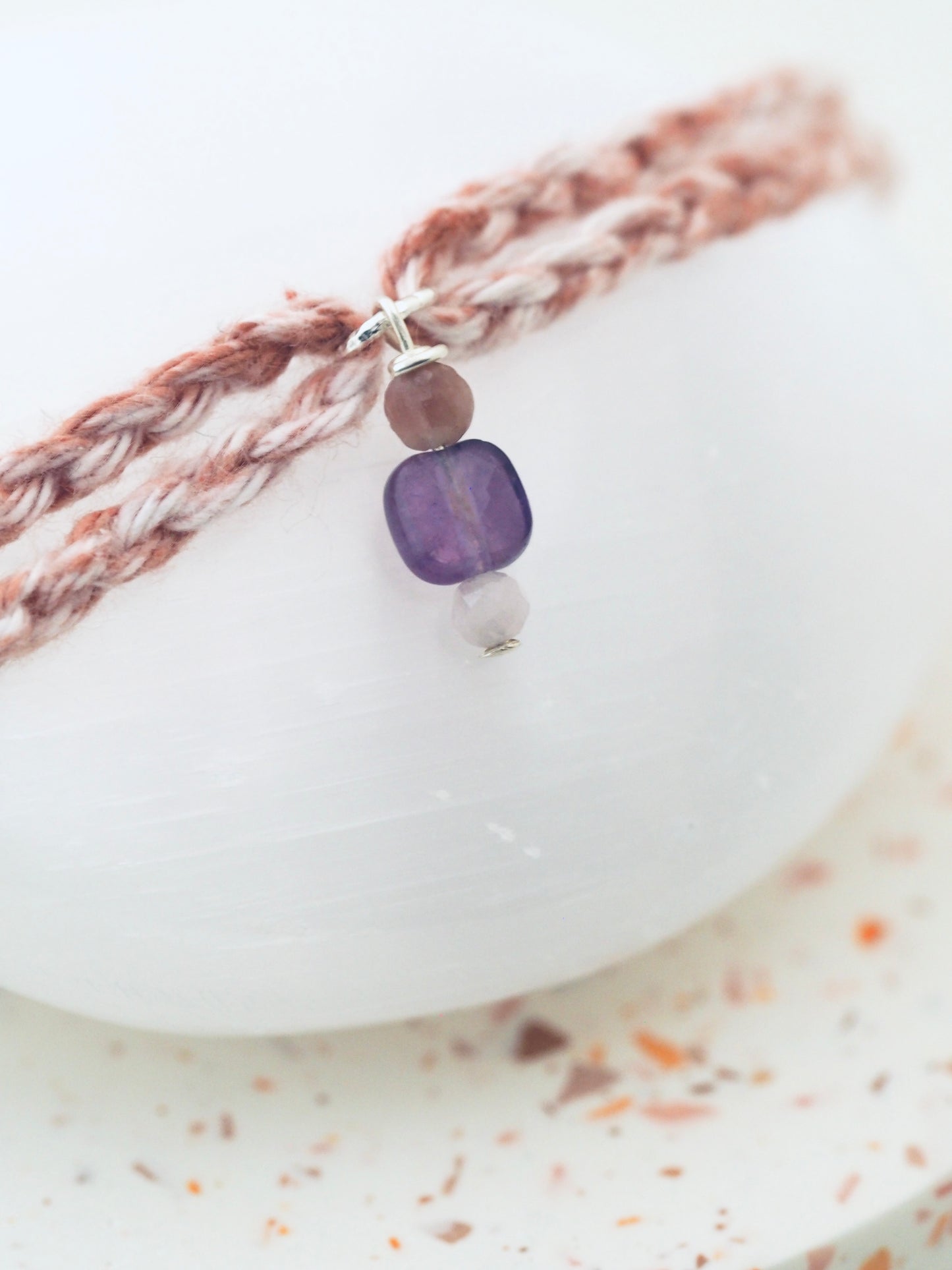 Bracelet porte bonheur a nouer TCHIN TCHIN ! - Magicae