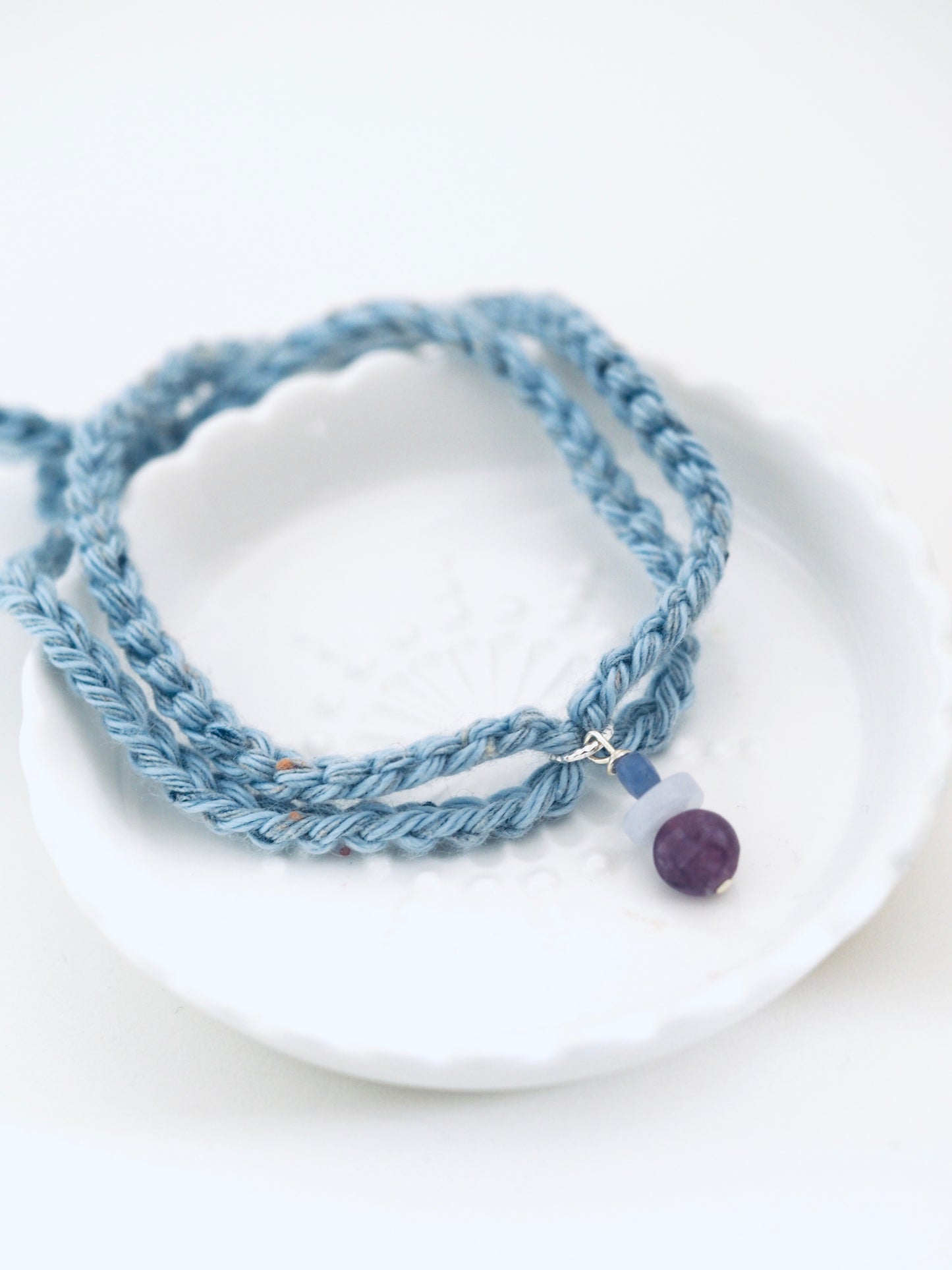 Bracelet porte bonheur a nouer LIVRE & BAIN MOUSSANT - Magicae