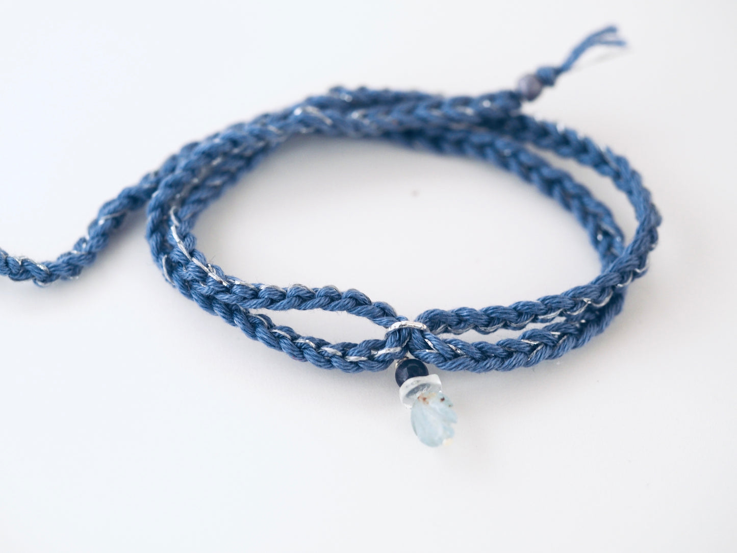 Bracelet porte bonheur a nouer Un bol d’air frais - Magicae