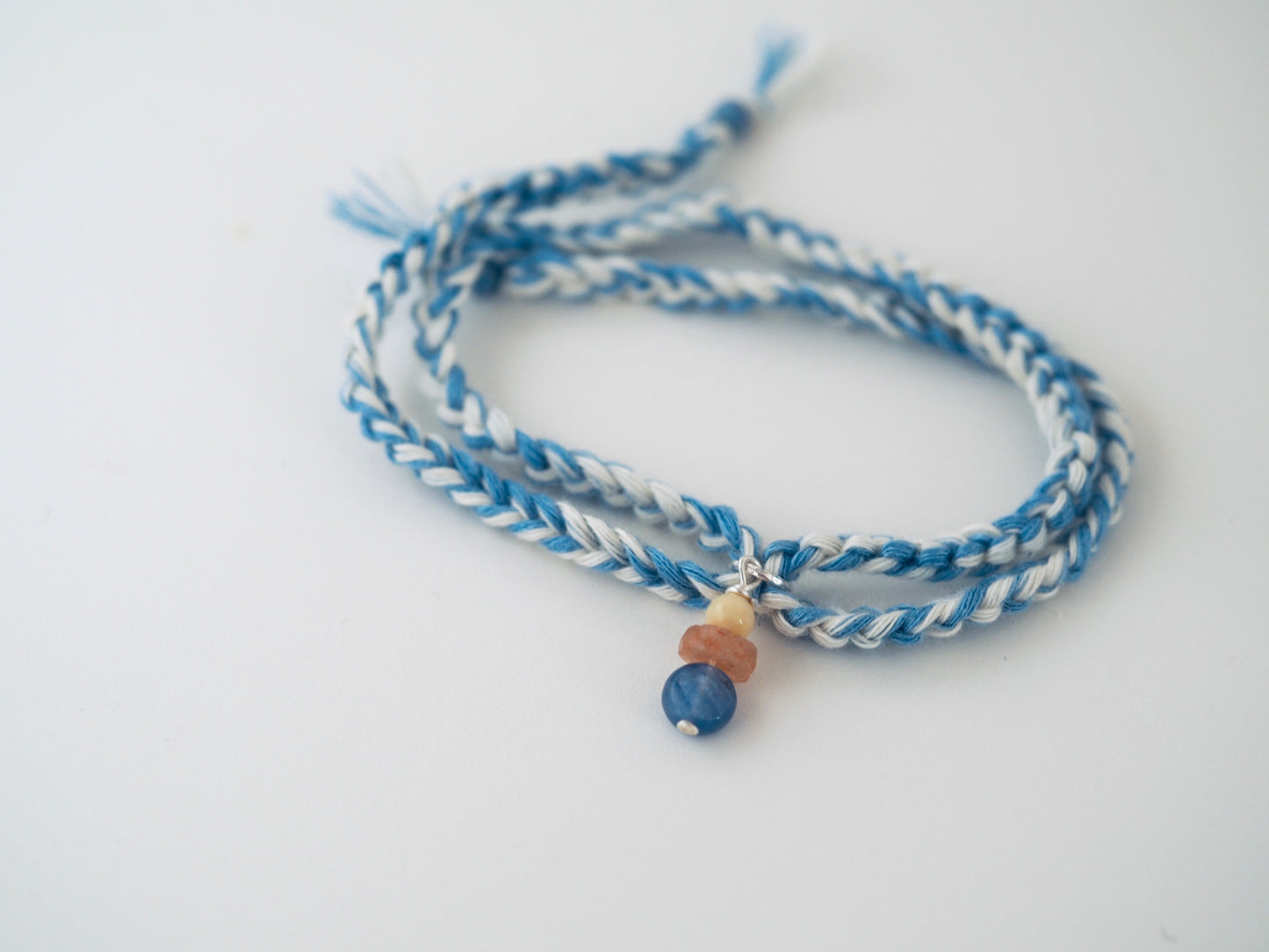 Bracelet porte bonheur a nouer Crème solaire - Magicae