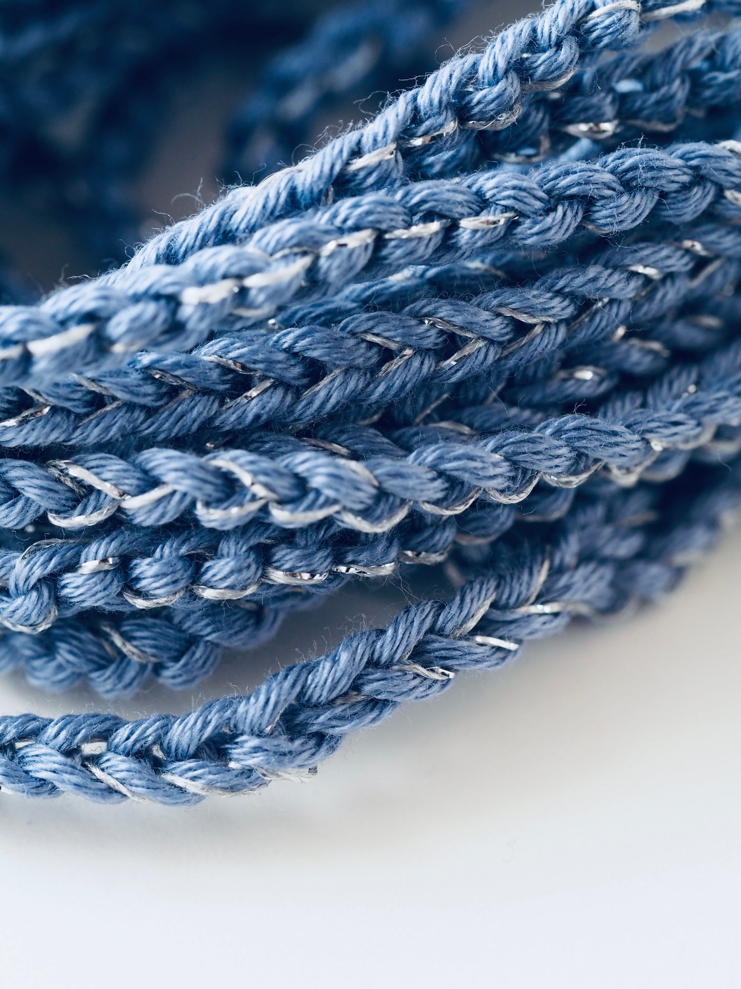 Bracelet porte bonheur a nouer Un bol d’air frais - Magicae