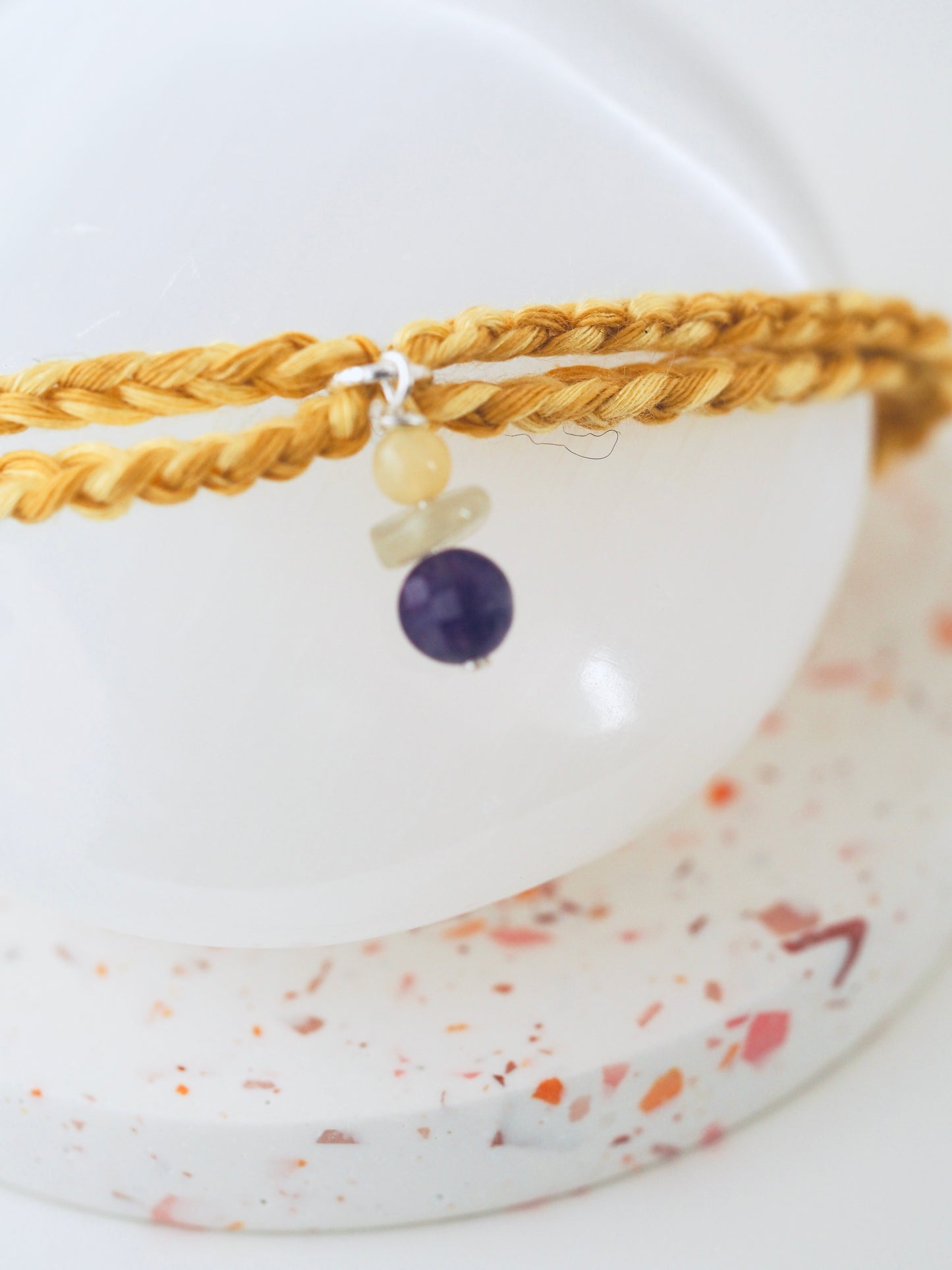 Bracelet porte bonheur a nouer Lazy day - Magicae