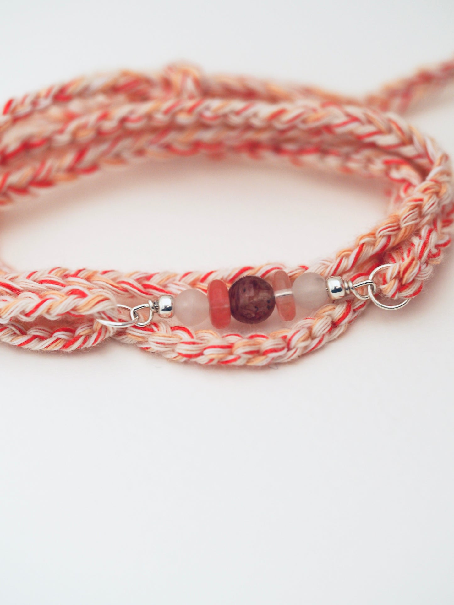 Bracelet porte bonheur a nouer 4 Tours BISOUS MAGIQUE