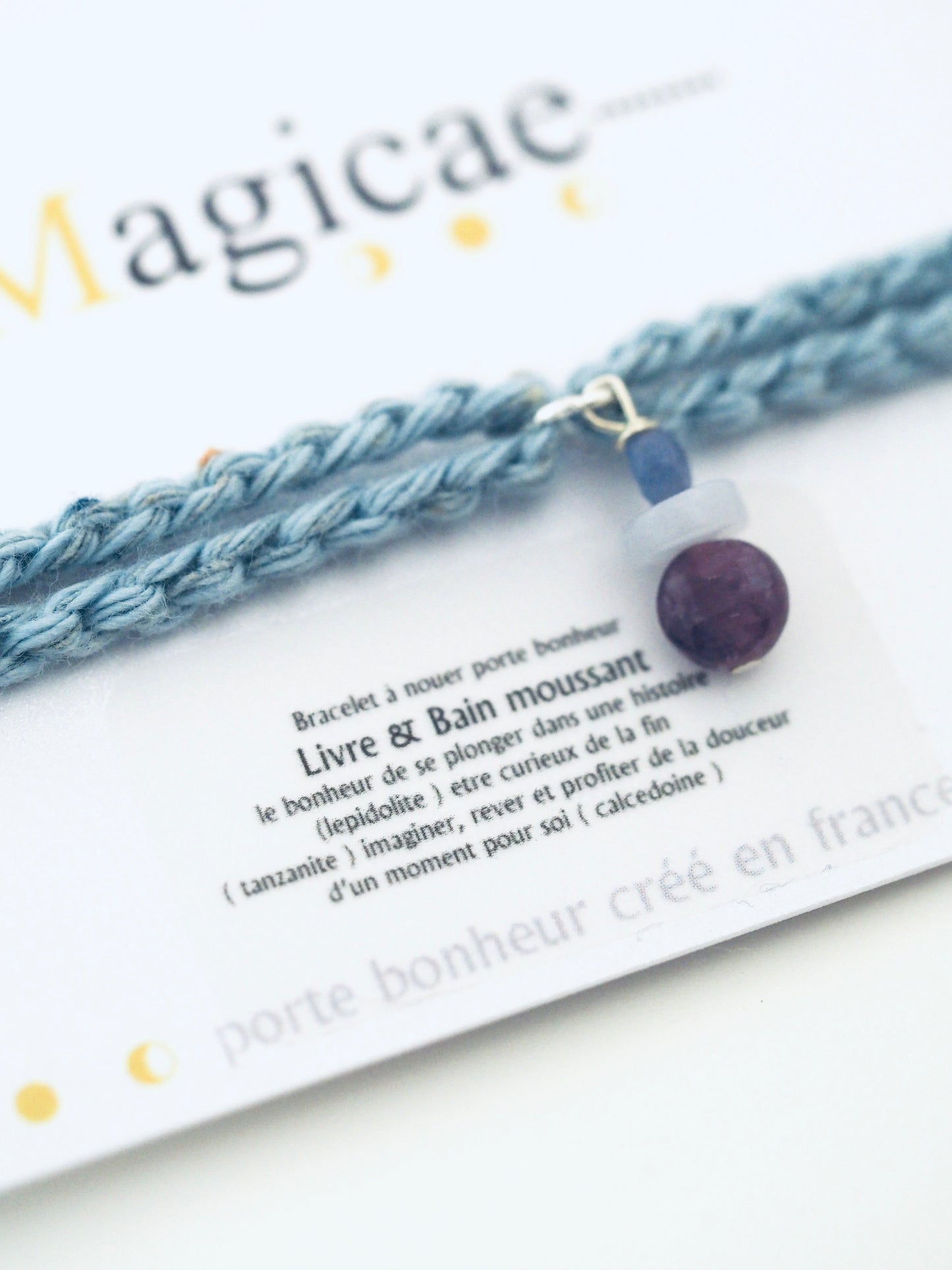 Bracelet porte bonheur a nouer LIVRE & BAIN MOUSSANT - Magicae