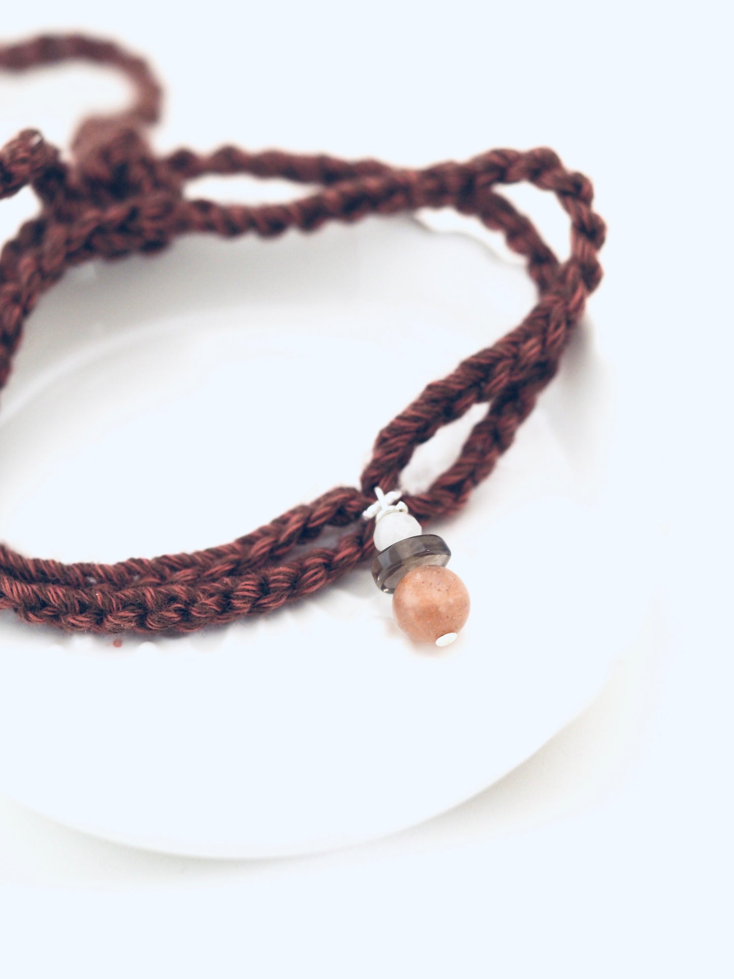Bracelet porte bonheur a nouer PLUIE D’ÉTOILES FILANTES - Magicae