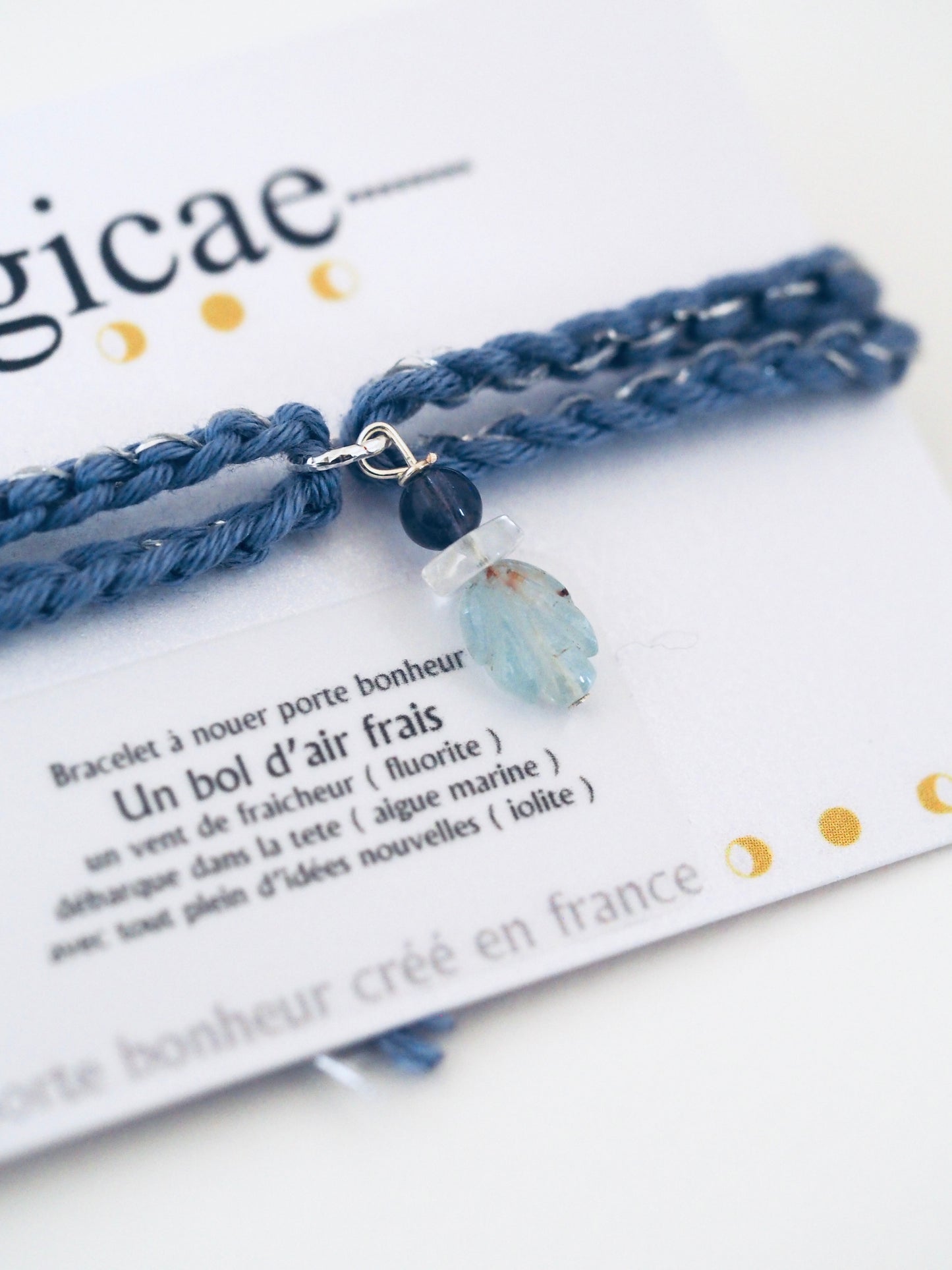 Bracelet porte bonheur a nouer Un bol d’air frais - Magicae
