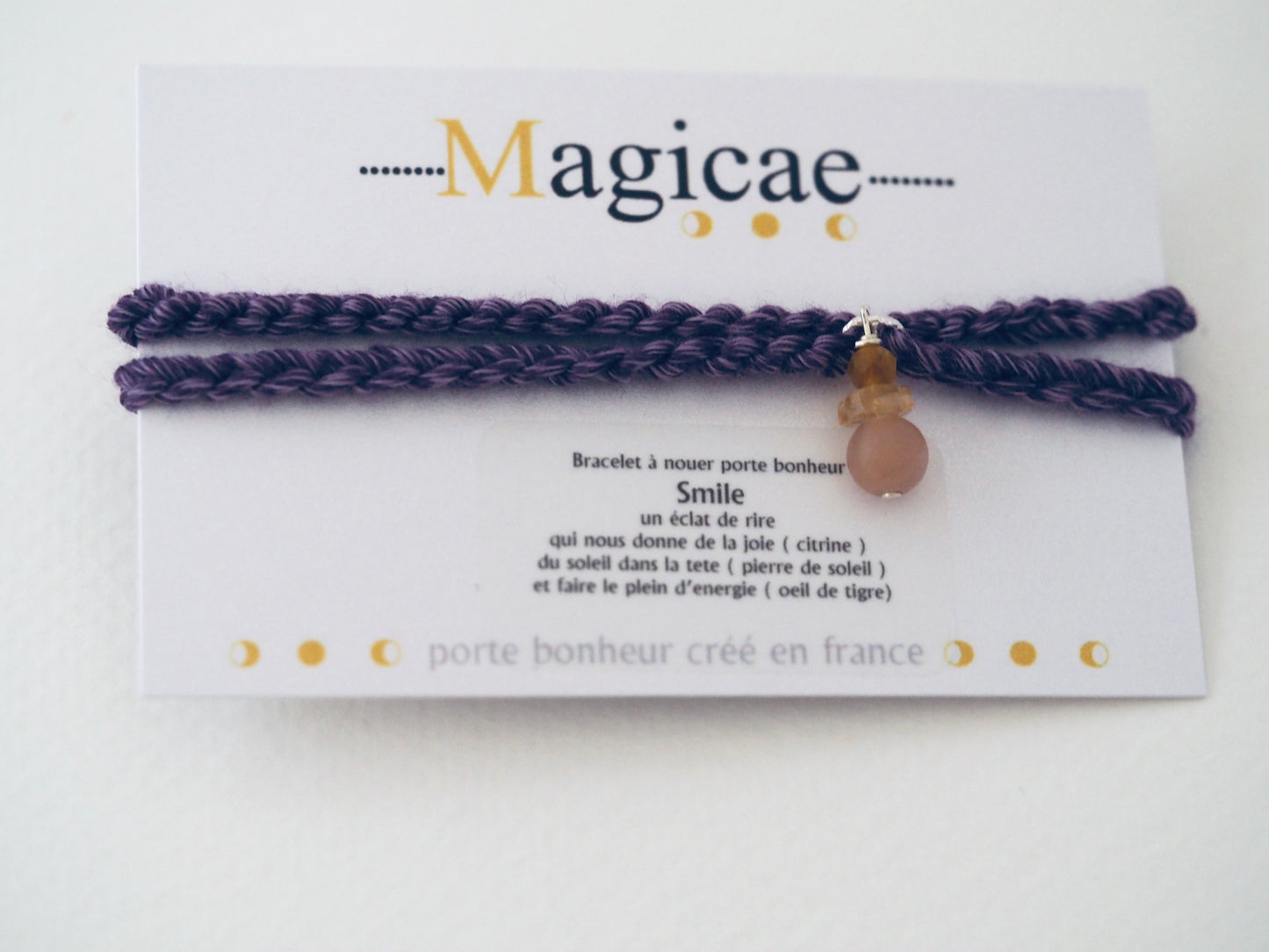 Bracelet porte bonheur a nouer SMILE - Magicae