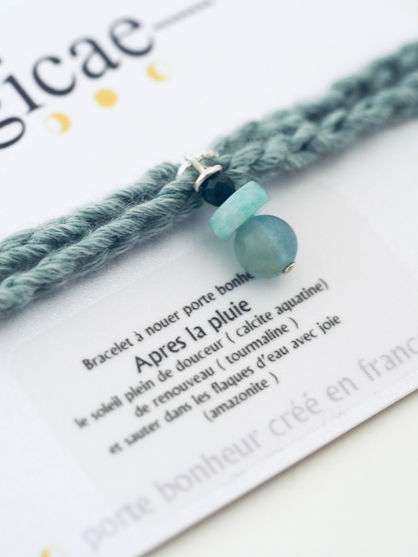 Bracelet porte bonheur a nouer APRÈS LA PLUIE