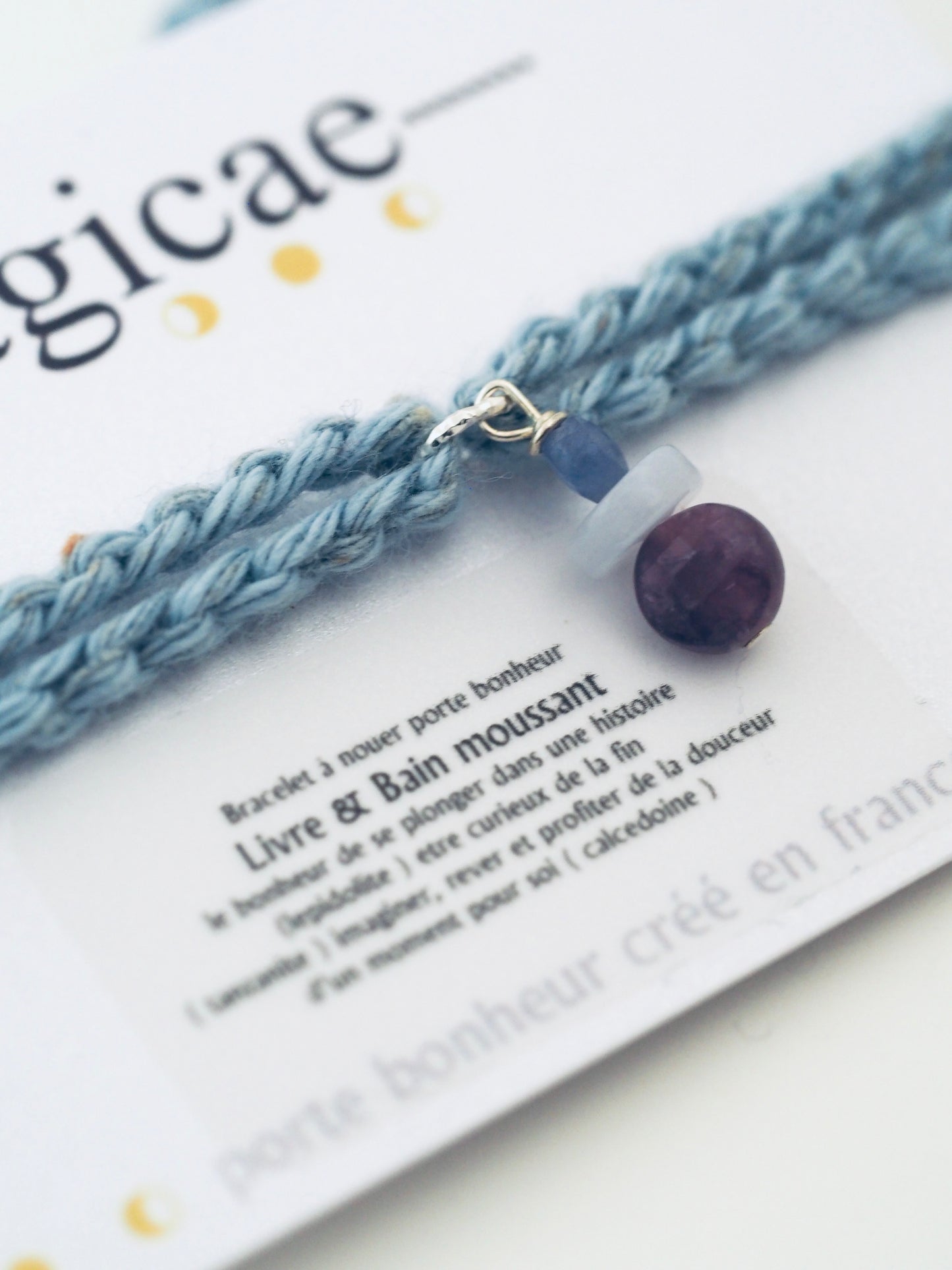 Bracelet porte bonheur a nouer LIVRE & BAIN MOUSSANT