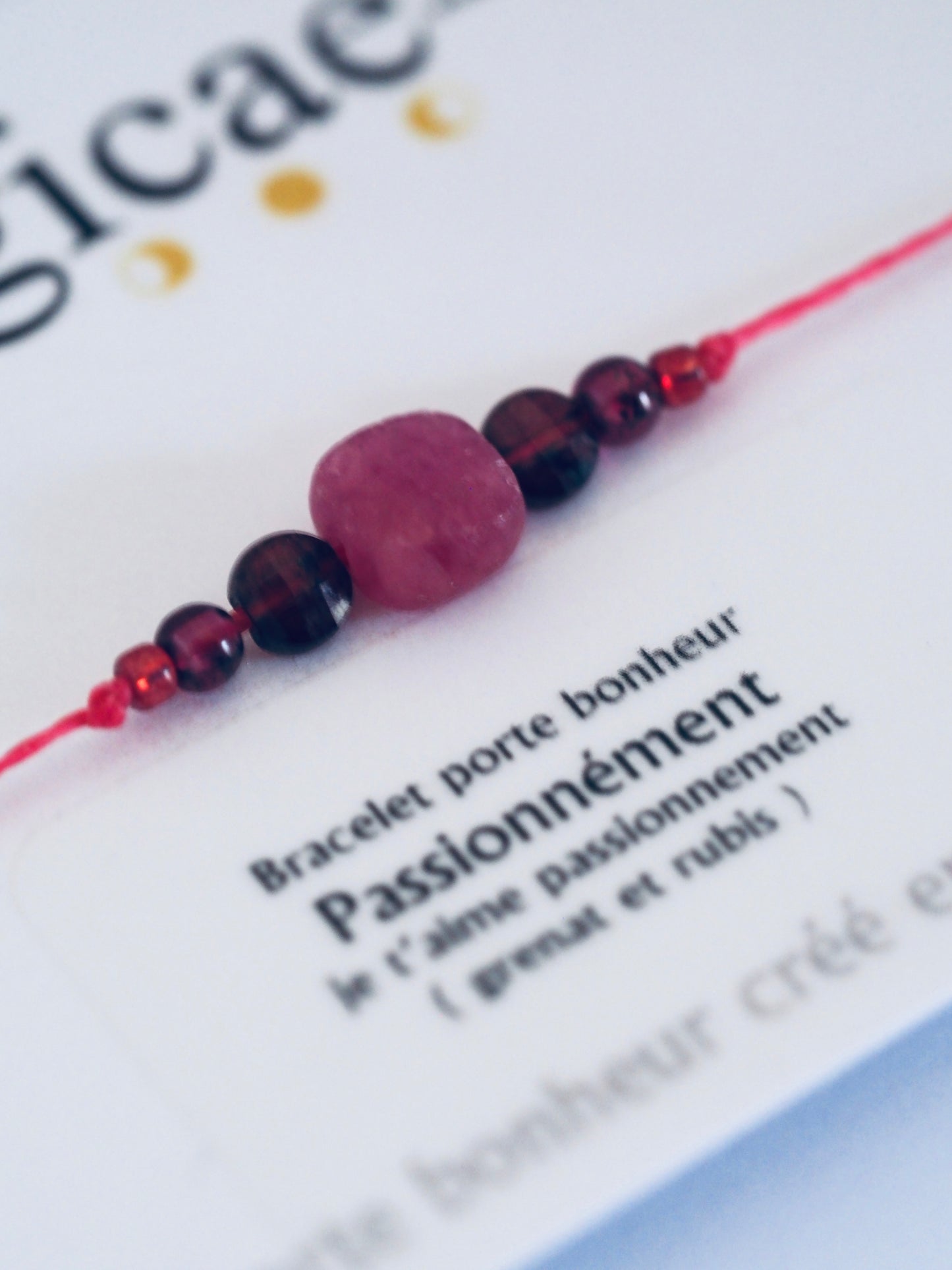 Bracelet porte bonheur "PASSIONNÉMENT " - Magicae