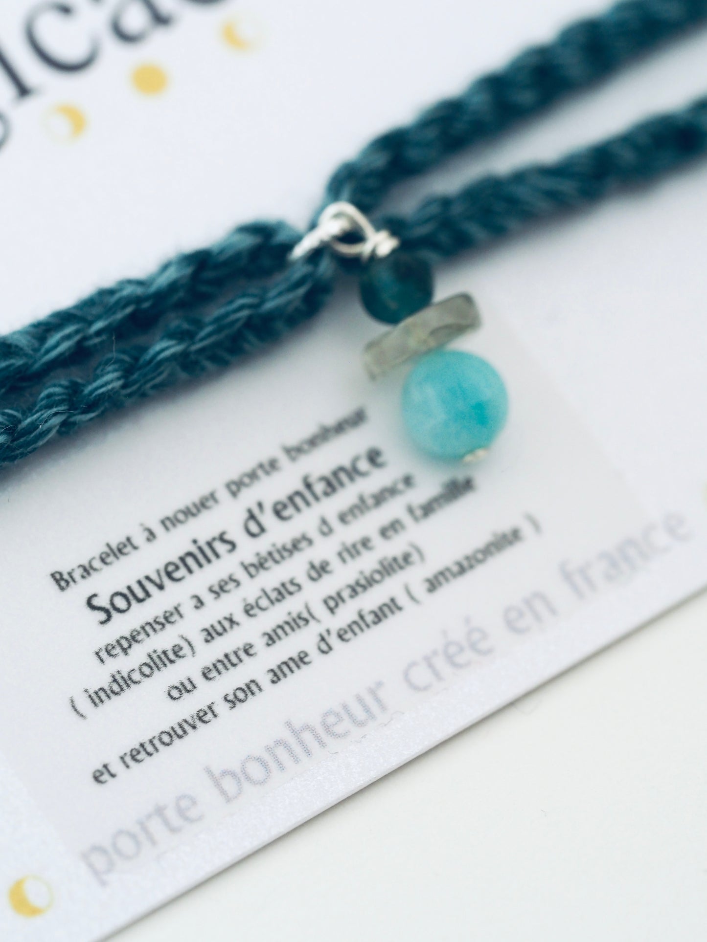 Bracelet porte bonheur a nouer SOUVENIRS D’ENFANCE