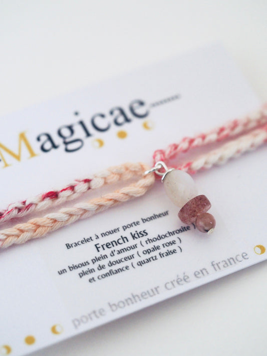 Bracelet porte bonheur a nouer French kiss - Magicae