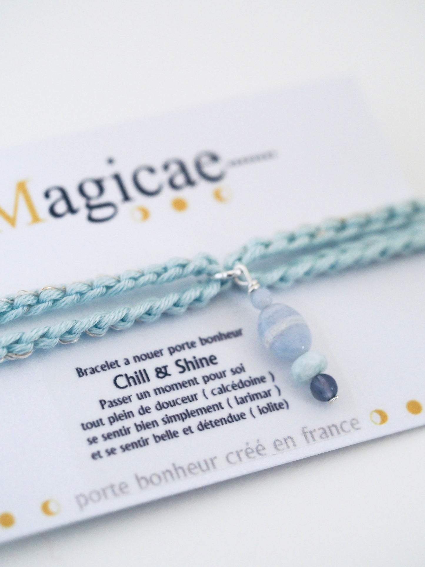 Bracelet porte bonheur a nouer Chill & Shine - Magicae