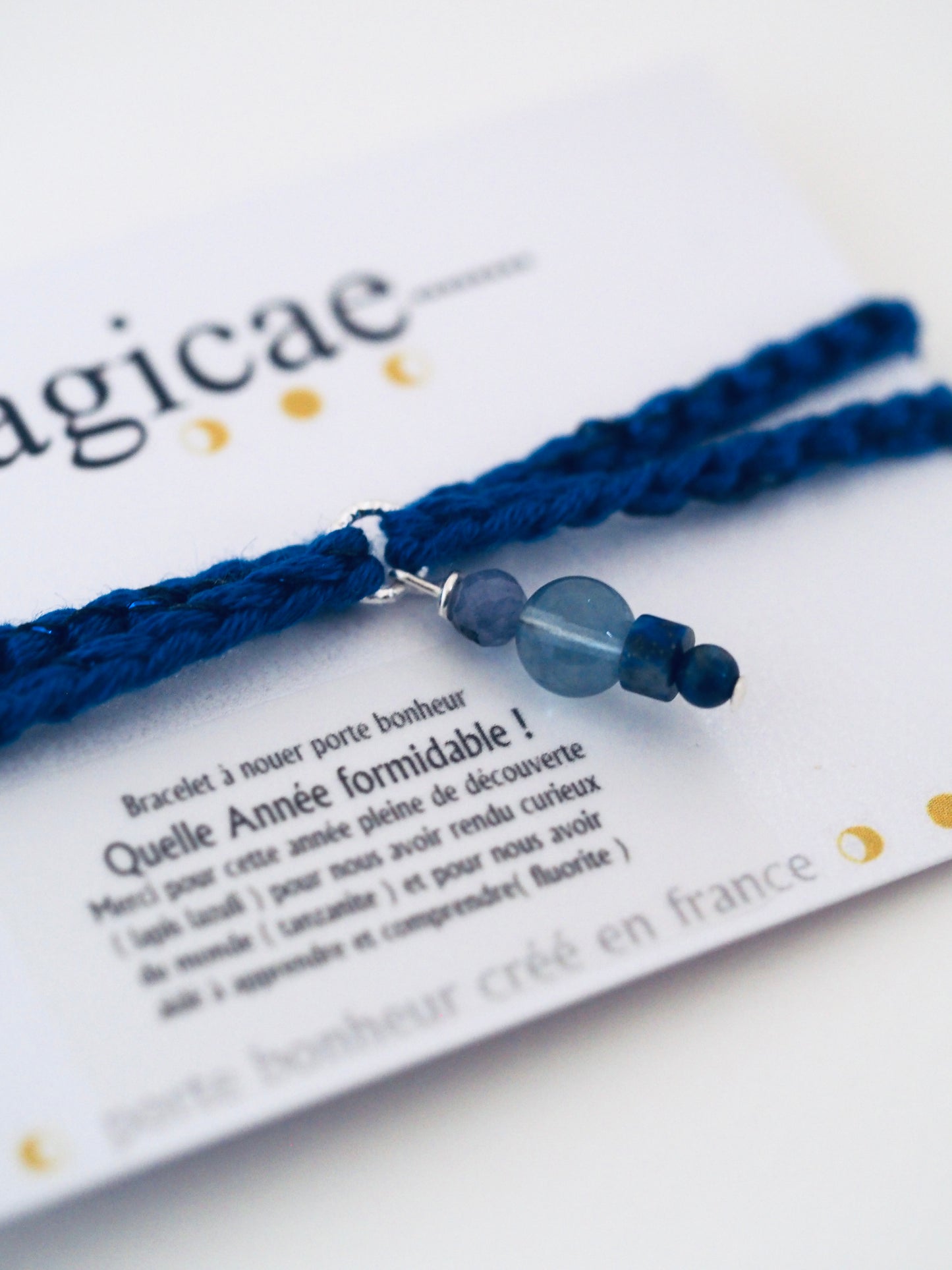 Bracelet porte bonheur a nouer Quelle année formidable ! - Magicae