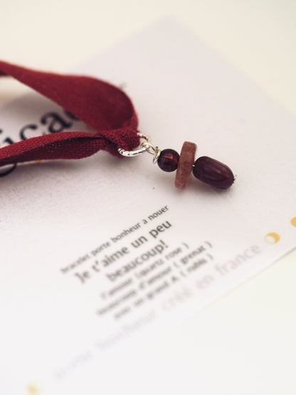 Bracelet porte bonheur a nouer JE T’AIME UN PEU BEAUCOUP - Magicae