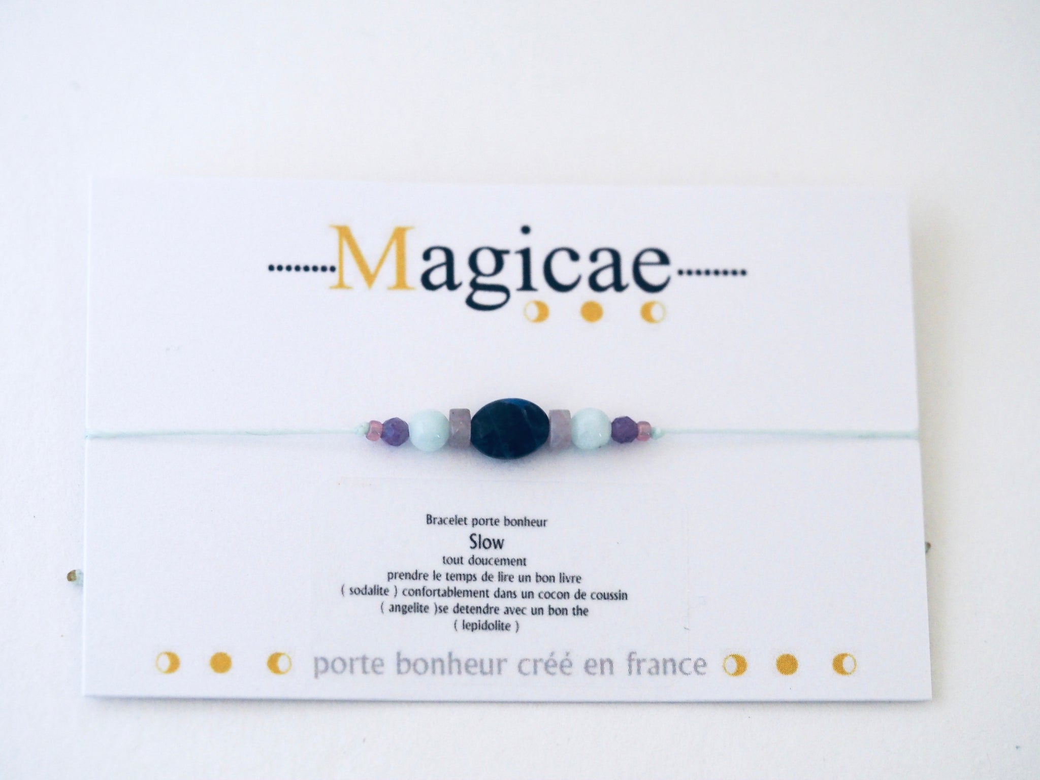 Bracelet porte bonheur SLOW - Magicae