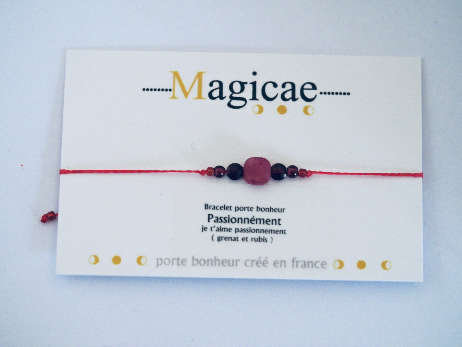 Bracelet porte bonheur "PASSIONNÉMENT " - Magicae